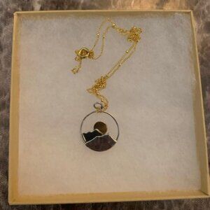 Horizon Necklace '17 inches long